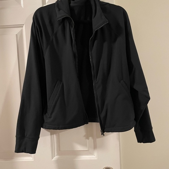 Tops - Cropped Black Zip-Up Jacket